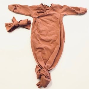 Susukoshi Newborn nightgown and head wrap